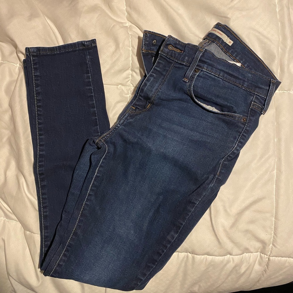 💐💐💐Levi’s Slimming Skinny Jeans